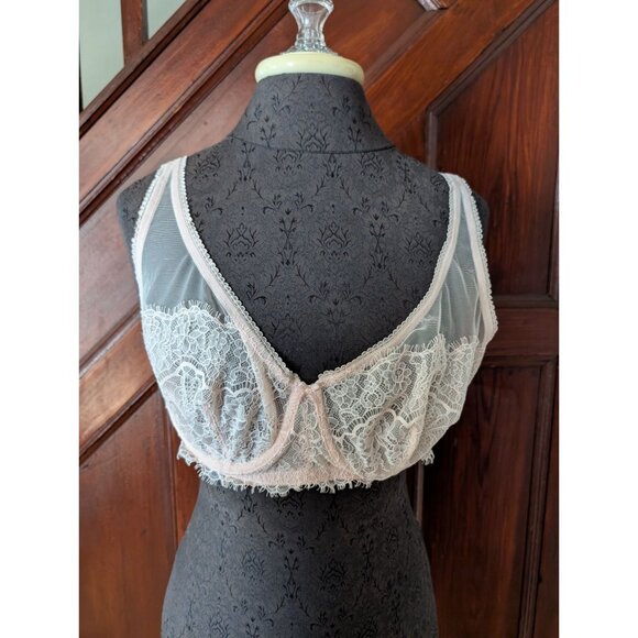 Victorias Secret Sheer Lace Unlined Plunge Underwire Bra Pale Pink Size 38D - Picture 1 of 5
